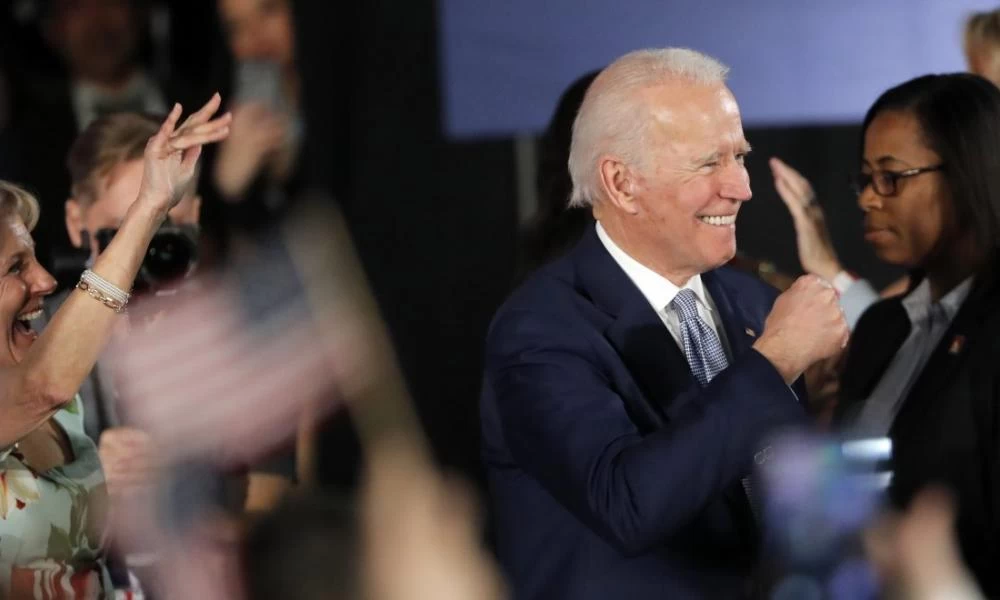 Τζο Μπάιντεν: Μισός Έλληνας ο... "Τζο Μπαïντενόπουλος"